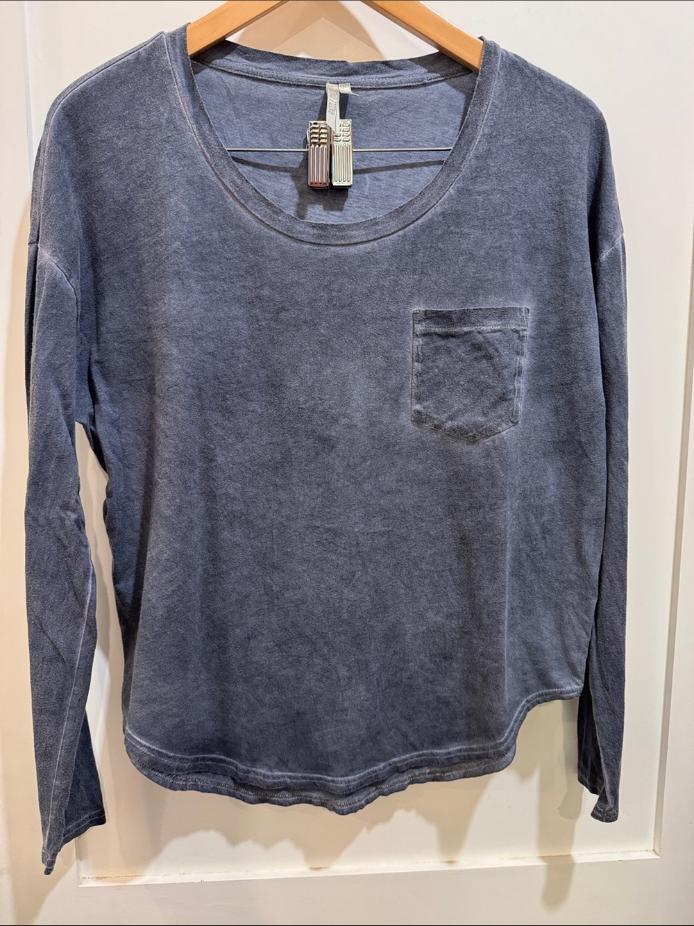 Long Sleeve Cotton t-shirt in Blue Size Medium